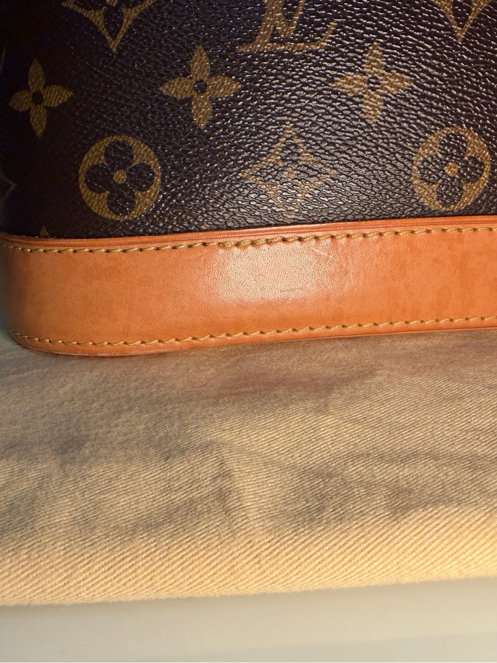 Authentic Louis Vuitton alma PM Monogram with strap,dusty,organizer,COA ❤️🤎❤️ - Picture 11 of 16